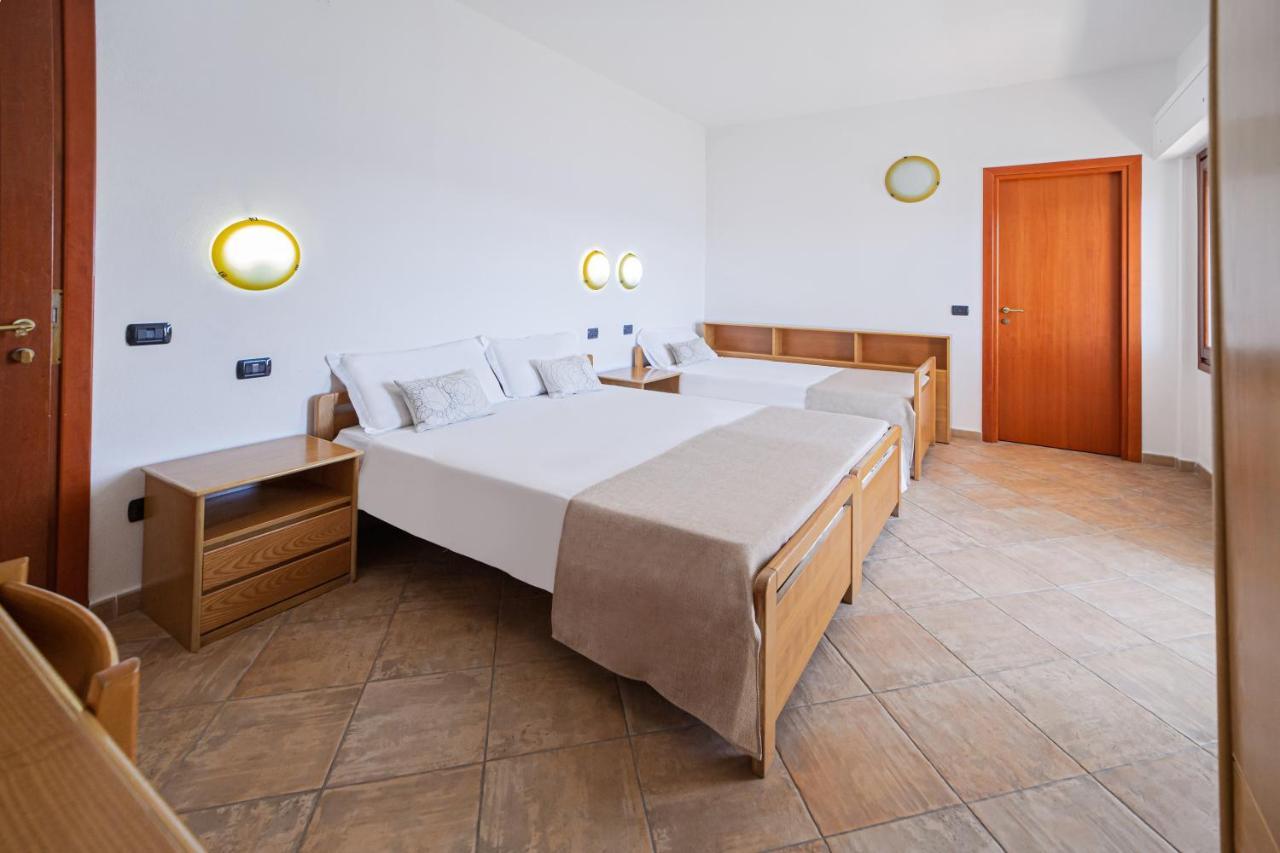 Hotel Il Gabbiano La Maddalena  Exteriér fotografie