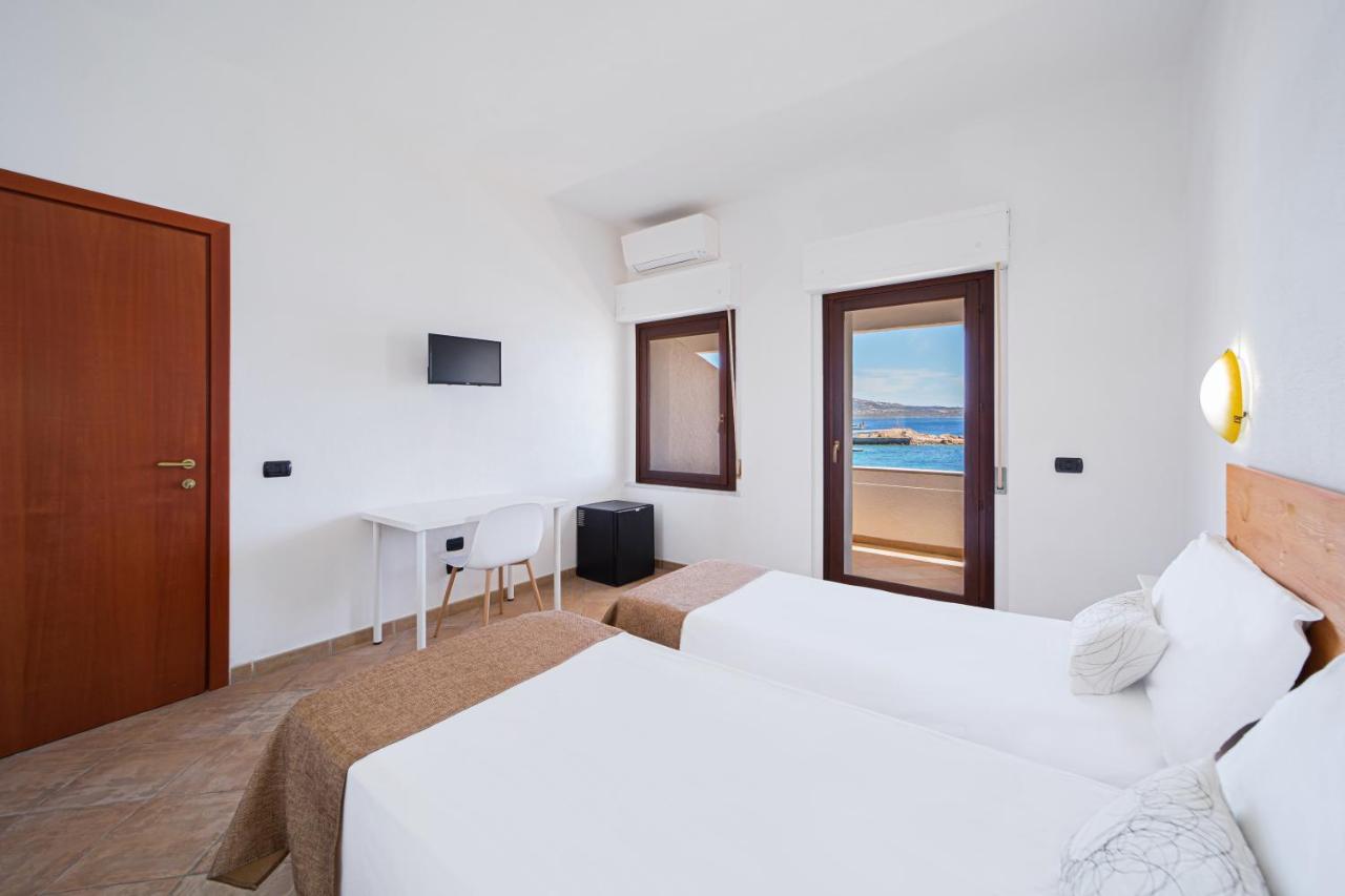 Hotel Il Gabbiano La Maddalena  Exteriér fotografie