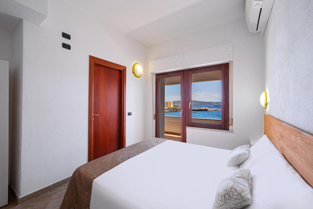 Hotel Il Gabbiano La Maddalena  Exteriér fotografie